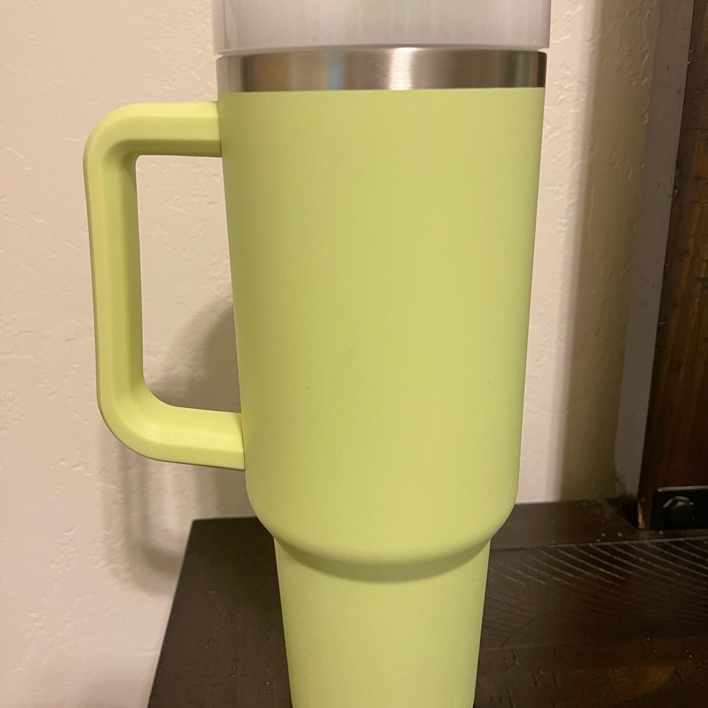 Stanley - OG 40 oz Citron New No Tags - Picture 7 of 9
